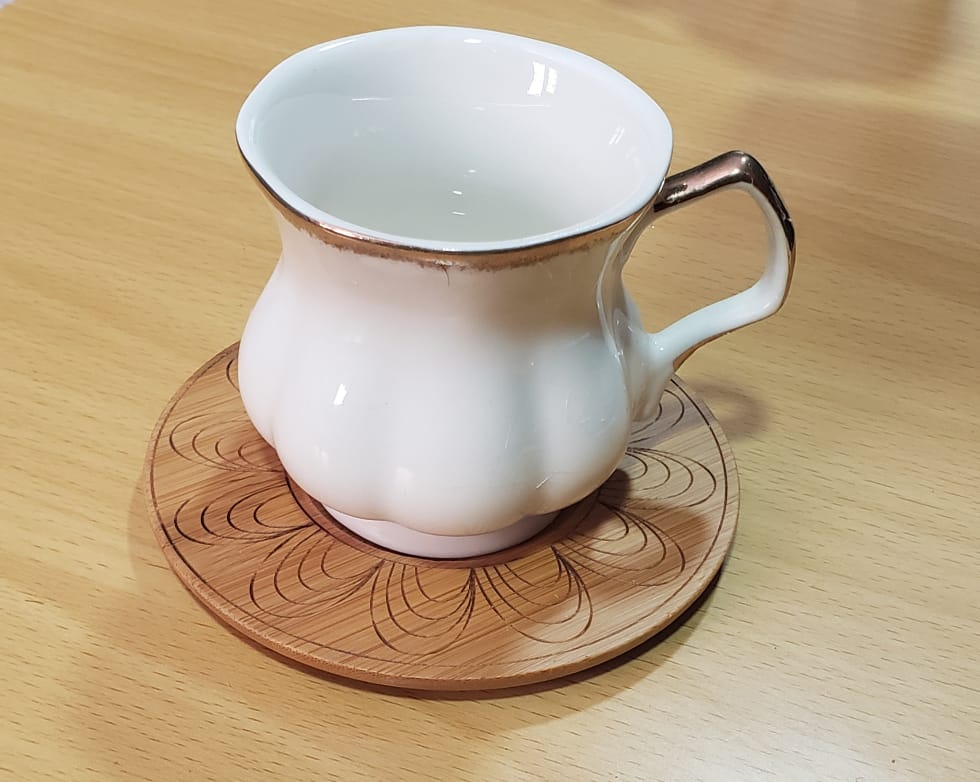 اكواب شاي سيراميك ملكي حزام ذهبي برمة مع السياسر  AB-601+602