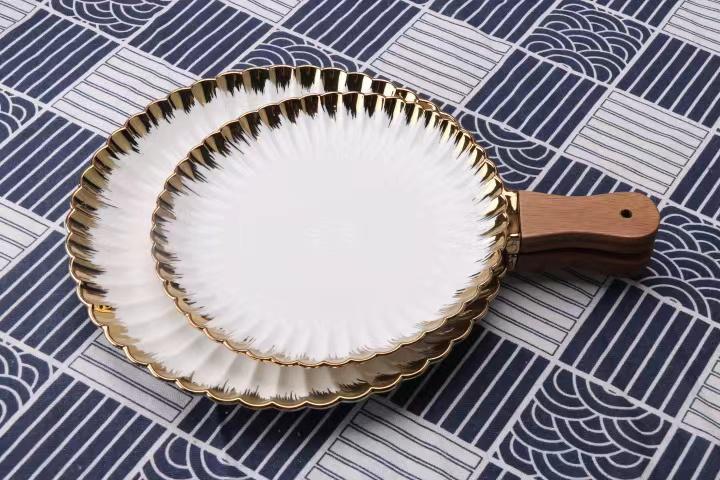 صحن سيراميك مذهب مدور يد خشب AZ-1431