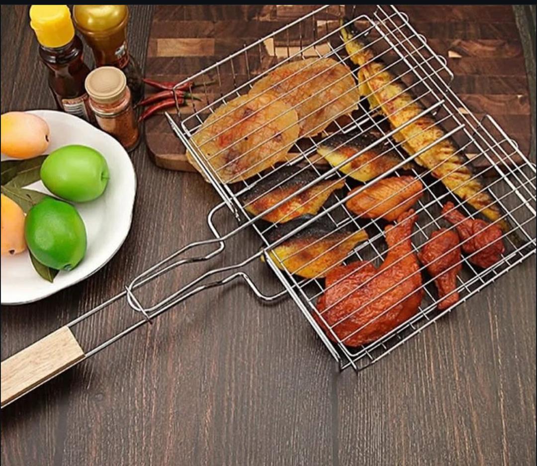 شبك شواء دجاج بيد خشب مرتفع