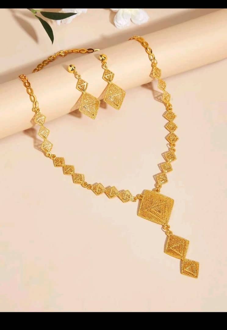 طقم سلس واخراص نسائي ذهبي مطلي SH-5444