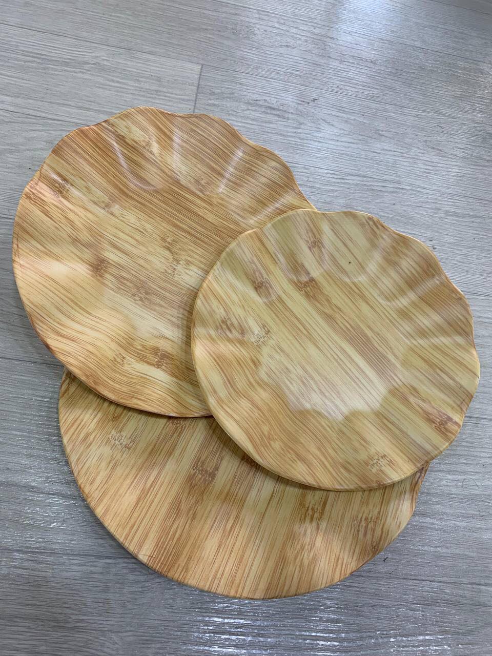 صحن ميلامين خشبي مدور مموج