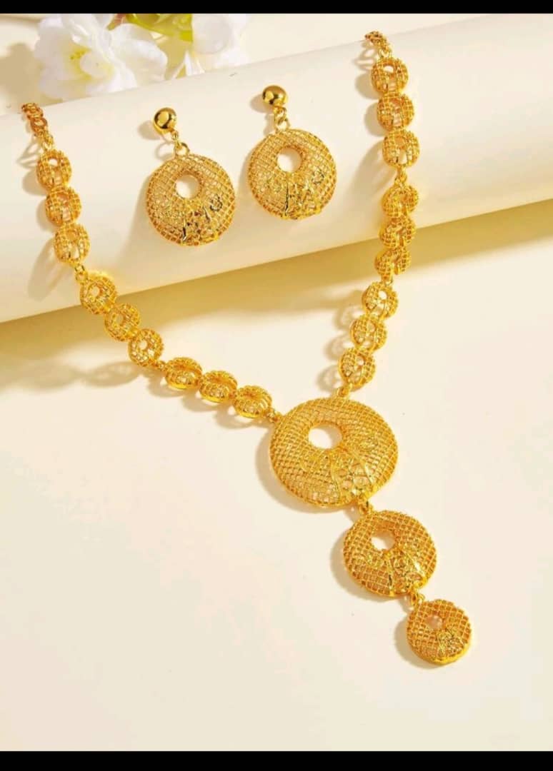 طقم سلس واخراص نسائي ذهبي مطلي دائري SH-909