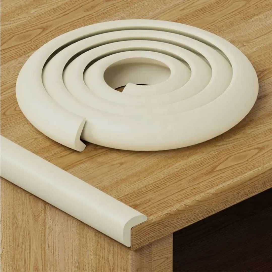 لفة حماية حواف وزوايا للاطفال اسفنج غليض 3 متر مع لاصق AZ-2299