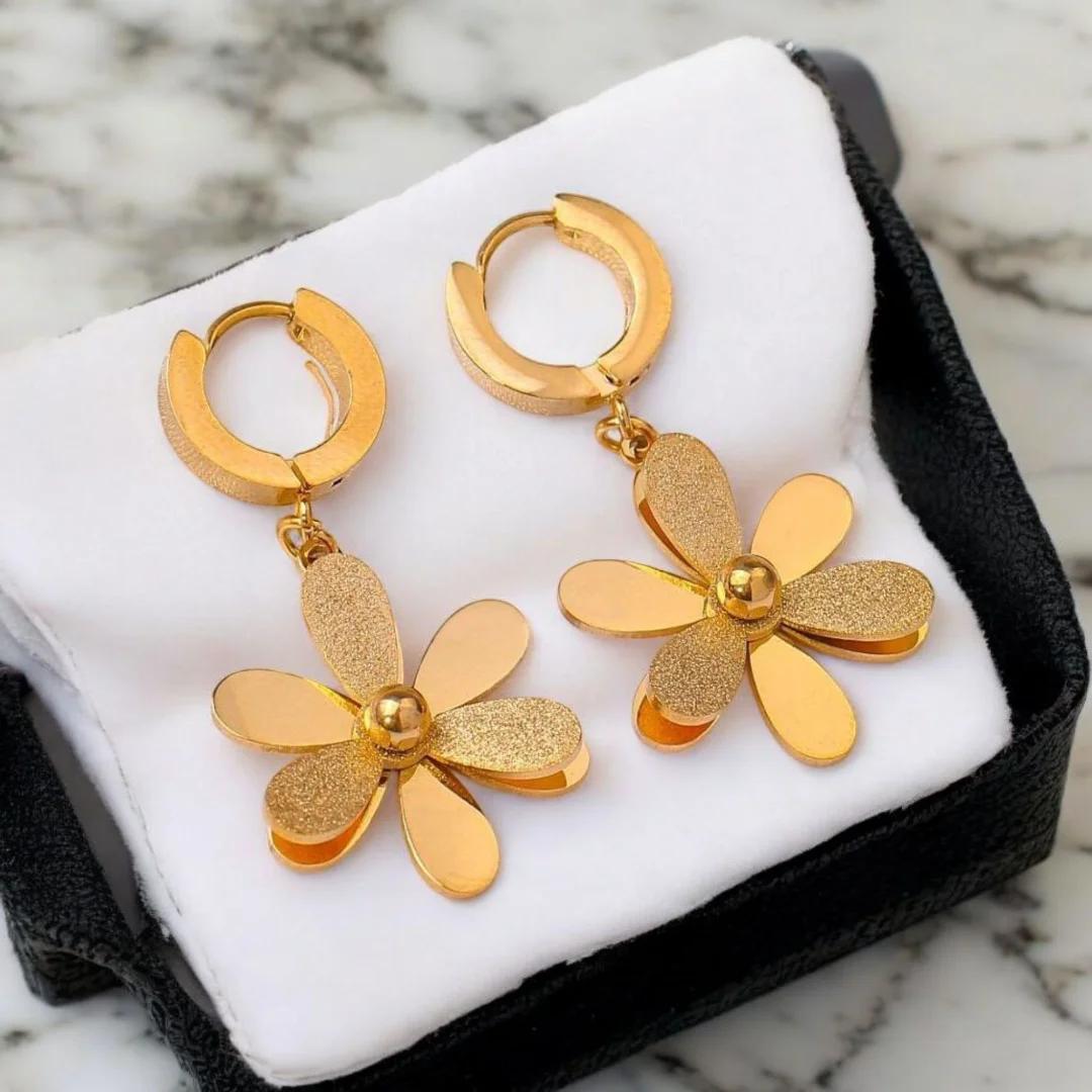 اخراص ستيل ذهبي شكل وردة راقي HMZ-23383