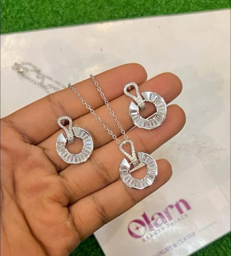 طقم سلس مع الاخراص زيركون SJA-766-2