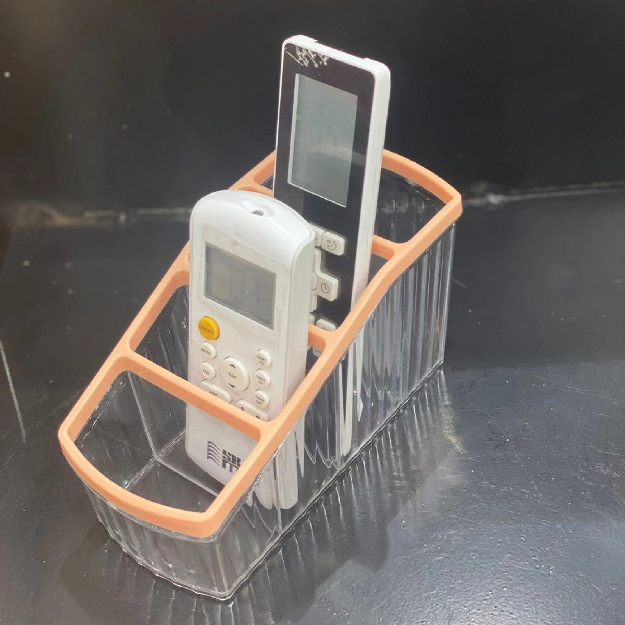 ستاند ريموت - او ملاعق اكرليك شفاف 4 خانات AZ-2334