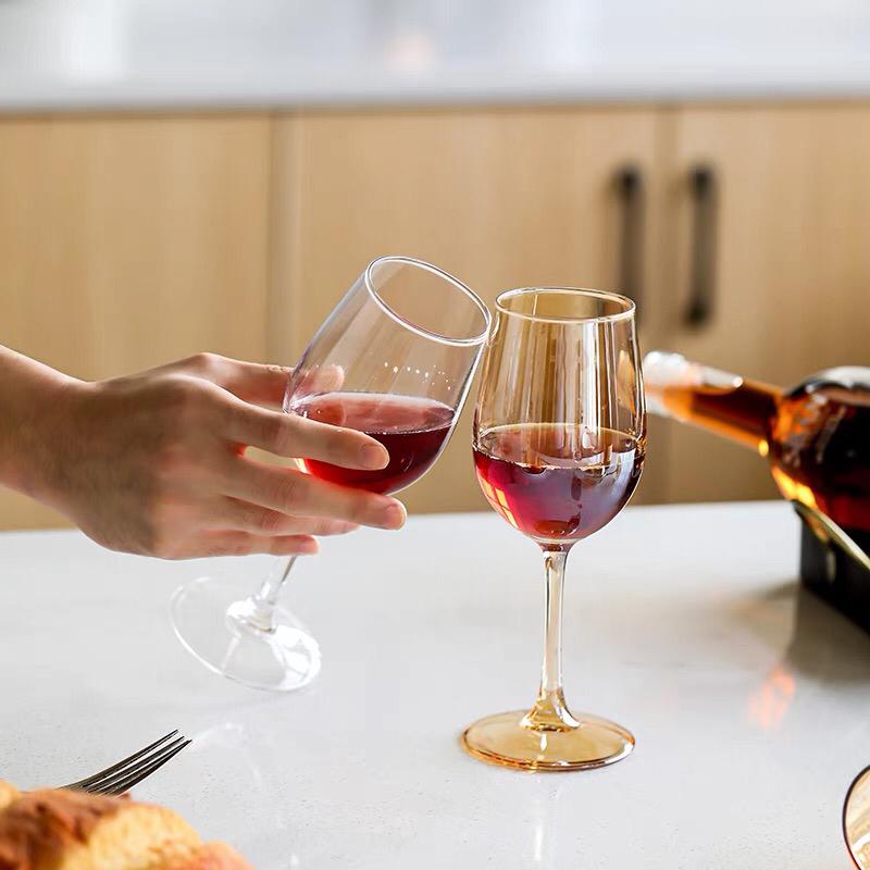 طقم اقلاص عصيرزجاج ذهبي فاخر رد شيري