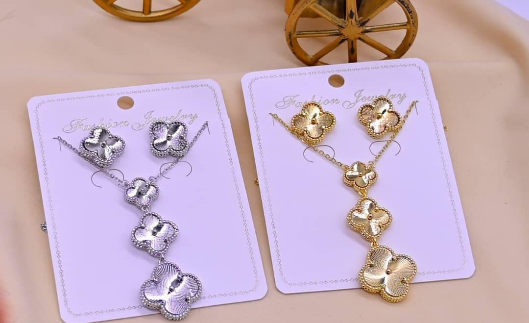 طقم سلس مع الاخراص ذهبي مورد راقي HMZ-23931