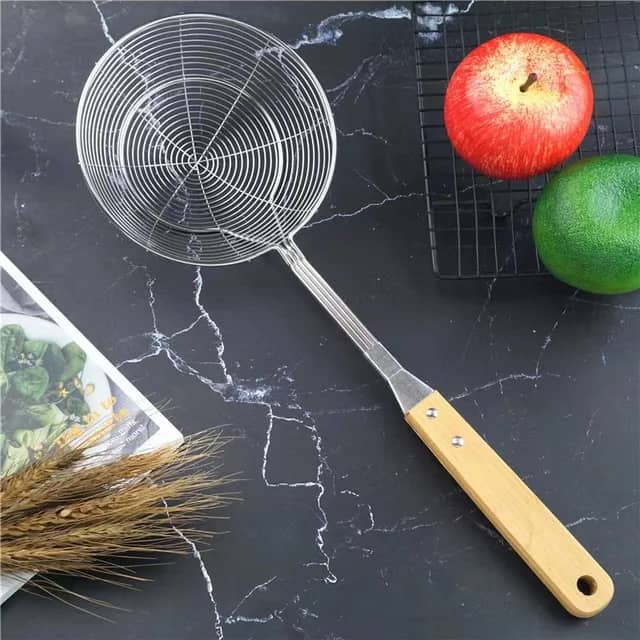 ملعقة شبس ستيل يد خشب