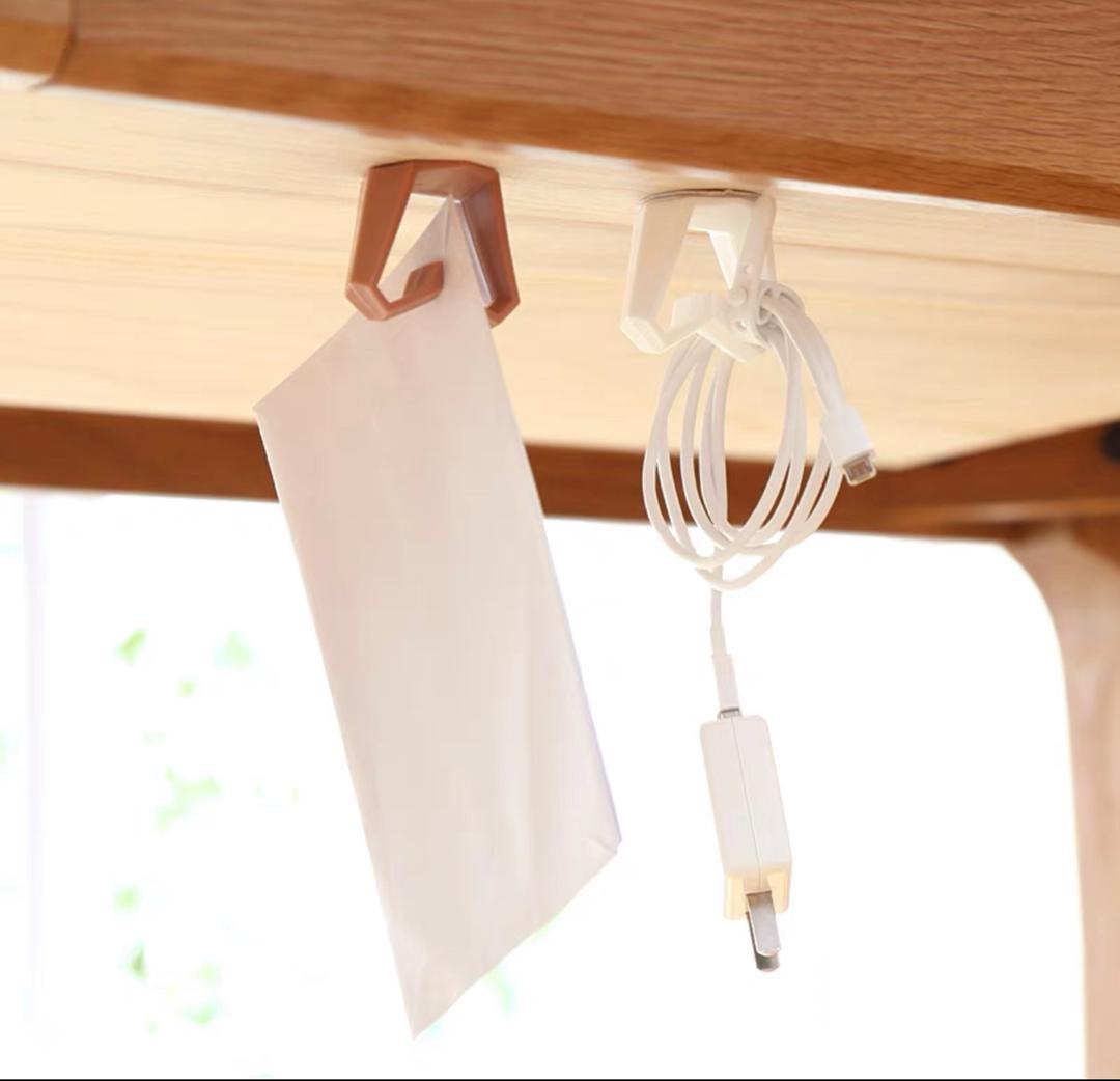 تعليقة اغراض بلاستيكيه مع لاصق - قطعتين