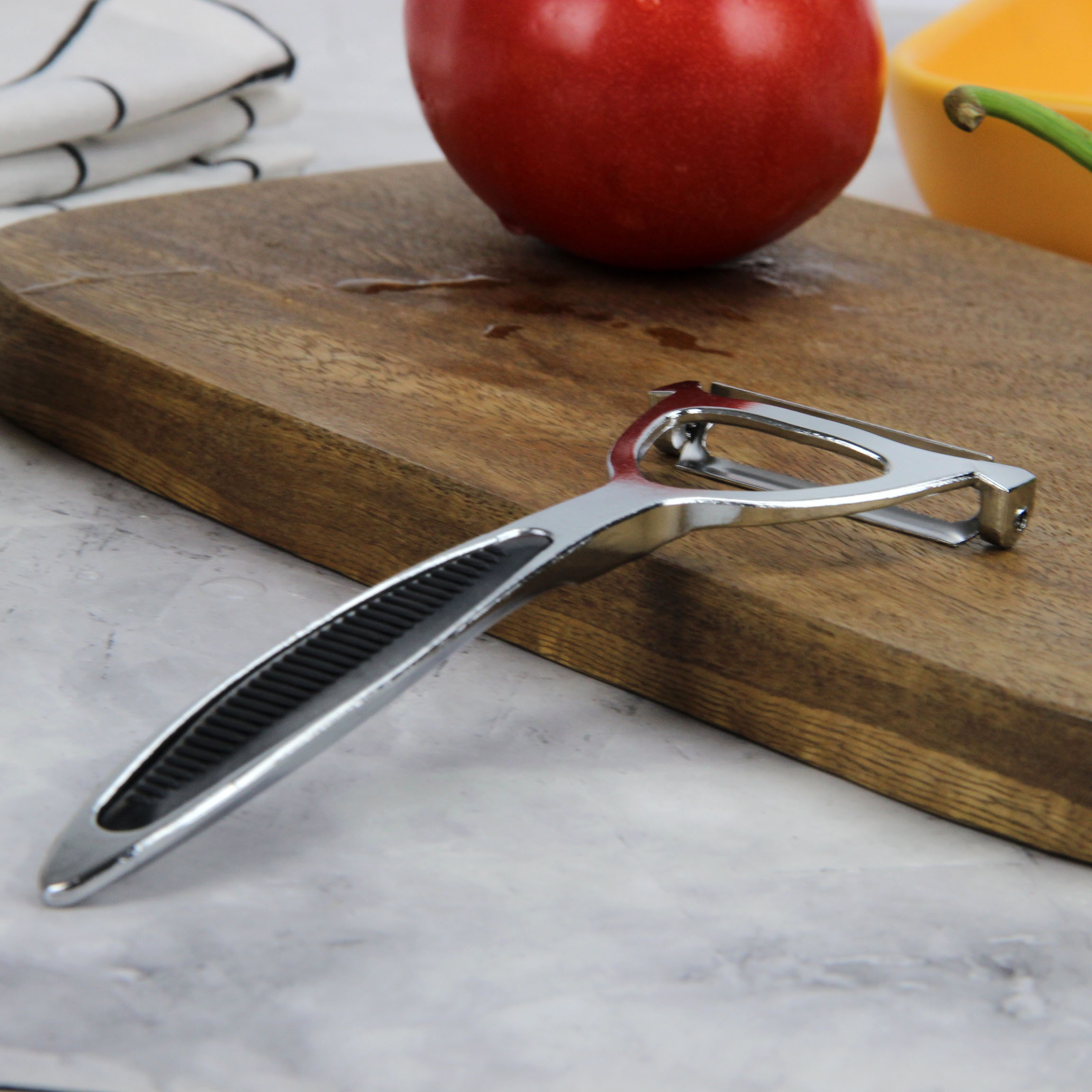 قشارة بطاط ستيل كامل يد اسود ZINC ALLOY PEELER GNS-2109