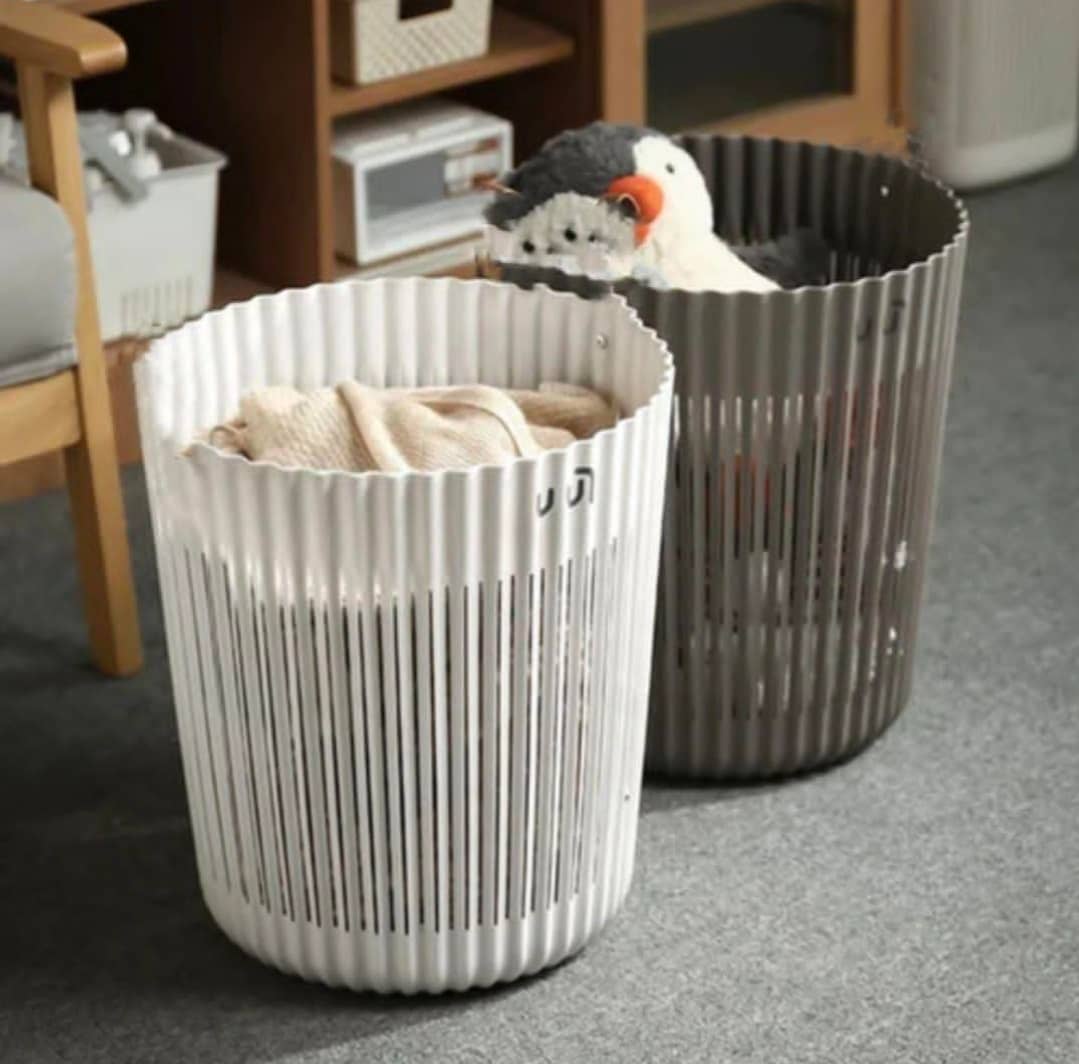 سلة قمامة بلاستيك مقلم مخرم مدور