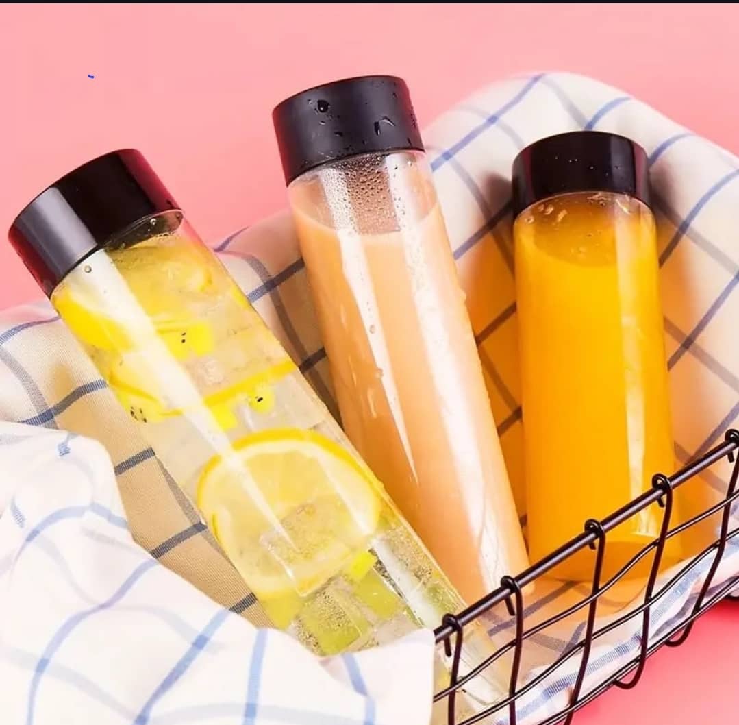 طقم علب عصير بلاستيك شفاف مدور بغطاء اسود 4 قطع