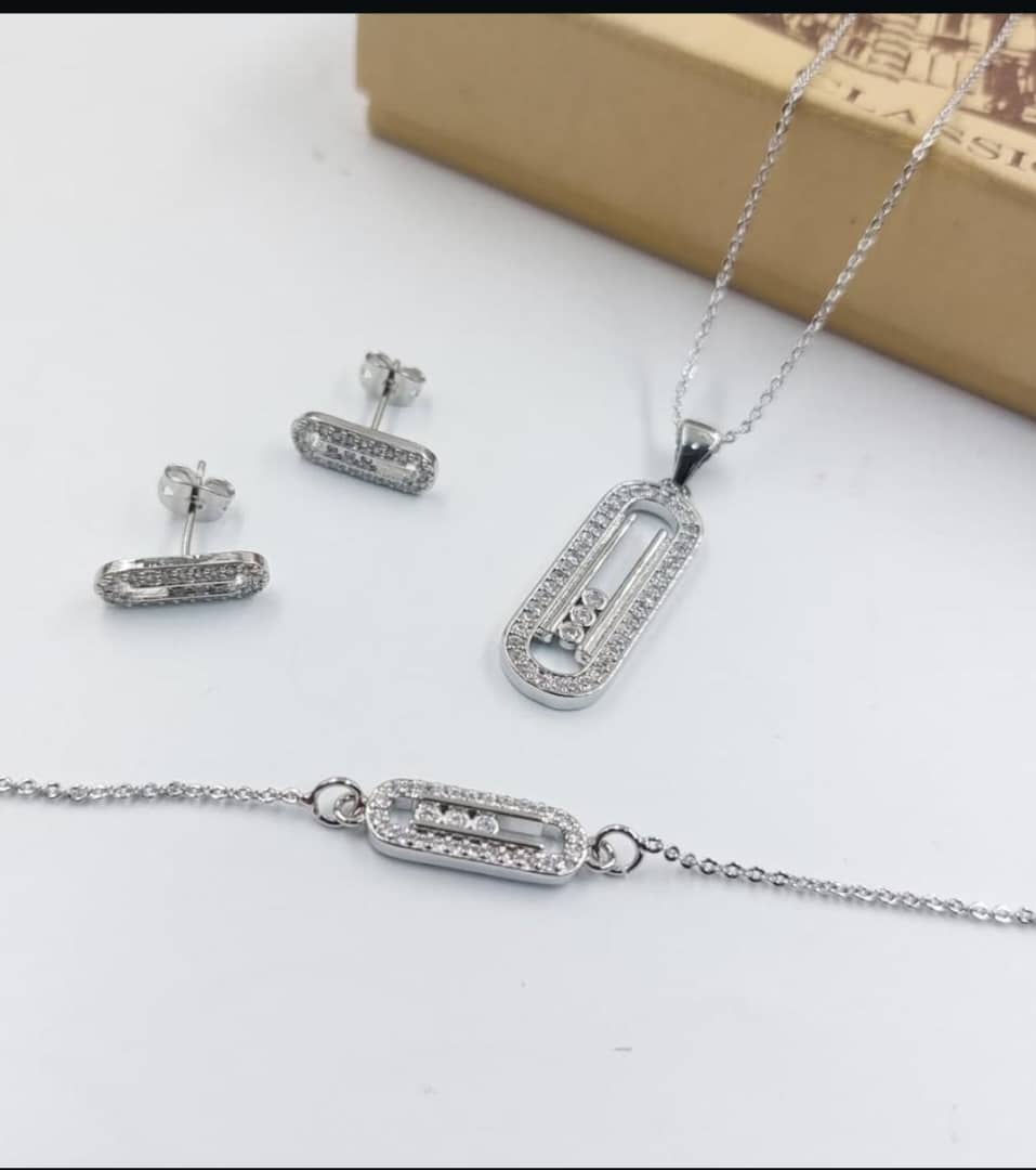 طقم سلس مع الاسورة والخاتم والاخراص زريكون