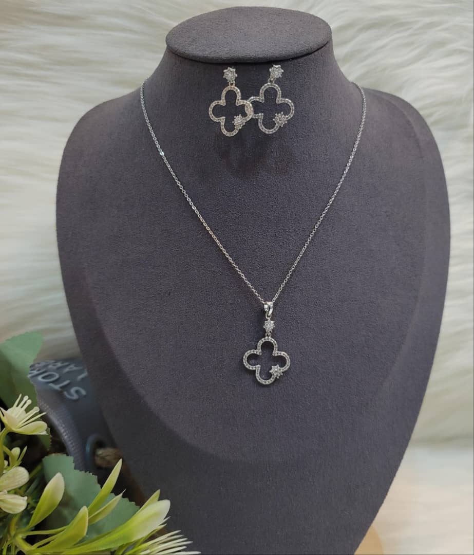 طقم زركون سلس مع الاخراص NG-1010