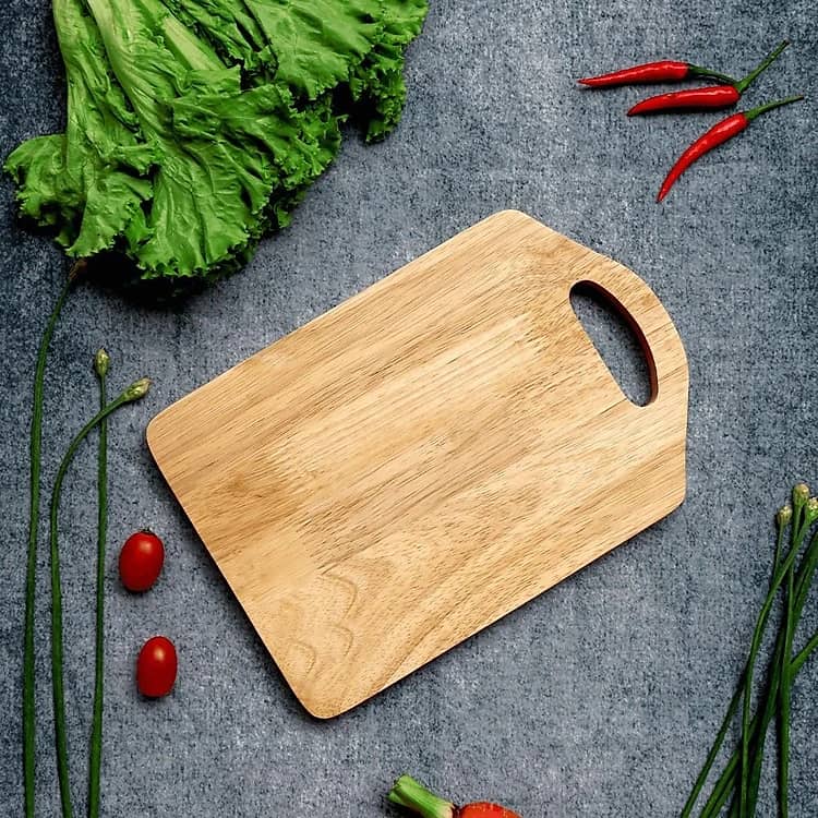 لوح تقطيع خشب بمسكة